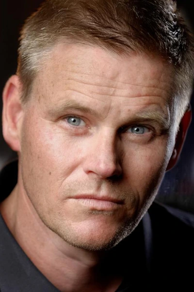 TK_actor-headshot-vintage_014